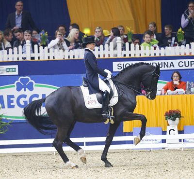 imago12986195h_opt Bildnummer: 12986195 Datum: 09.03.2013 Copyright: imago/Rau Dortmund Westfalenhalle 09.03.2013 Internat. Reitturnier hier Grand Prix Special: Kristina Sprehe (GER) und Desperados FRH (mit oranger Jacke Chefrichterin Dr Evi Eisenhardt GER) ; Pferdesport Reiten Dressur xdp x0x 2013 quadrat premiumd Pferdesport Reiten Dressur Dressurreiten Image number 12986195 date 09 03 2013 Copyright imago Tough Dortmund Westfalenhalle 09 03 2013 Internat Horse here Grand Prix Special Kristina Sprehe ger and Desperados FRH with orange Jacket Chief Judge Dr Evi Eisenhardt ger Equestrian sports riding Dressage x0x 2013 Square premiumd Equestrian sports riding Dressage Dressage