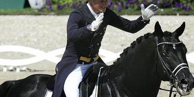 Reiten Weltfest des Pferdesports CHIO in Aachen Dressur Grand Prix CDIO Preis der Familie Tesch Reiten, Weltfest des Pferdesports, CHIO in Aachen, Dressur, Grand Prix CDIO, Preis der Familie Tesch, Jubel Matthias Alexander Rath (GER) auf Totilas. Jubel, Freude, Aktion, Einzelbild. riding World Festival the Equestrian Sports CHIO in Aachen Dressage Grand Prix CDIO Prize the Family Tesch cheering Matthias Alexander Rath ger on Totilas cheering happiness Action shot Single