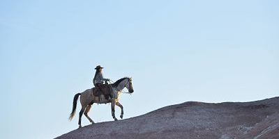 USA Wyoming cowgirl riding in badlands model released Symbolfoto property released PUBLICATIONxINx USA, Wyoming, cowgirl riding in badlands model released Symbolfoto property released PUBLICATIONxINxGERxSUIxAUTxHUNxONLY RUEF001444 USA Wyoming Cowgirl Riding in Badlands Model released Symbolic image Property released PUBLICATIONxINxGERxSUIxAUTxHUNxONLY RUEF001444