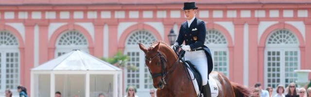 1 Platz Fabienne Mueller Luetkemeier M¸ller L¸tkemeier GER auf Ihrem Pferd D Agostino FRH Preis 1. Platz Fabienne Mueller-Luetkemeier, M¸ller-L¸tkemeier (GER) auf Ihrem Pferd D Agostino FRH, Preis der Liselott und Klaus Rheinberger-Stiftung Nr. 1 CDI4Sterne - Int. Dressurpruefung - Grand Prix de Dressage, Qualifikation f¸r die Grand Prix Kuer, Internationales Wiesbadener Pfingstturnier 2018, 18.-21.5.2018, Wiesbadener Pfingstturnier 2018 Wiesbaden *** 1 place Fabienne Mueller Luetkemeier M¸ller L¸tkemeier GER on her horse D Agostino FRH Prize of the Liselott and Klaus Rheinberger Foundation Nr 1 CDI4Stars Int Dressurpruefung Grand Prix de Dressage Qualification for the Grand Prix Kuer International Wiesbadener Pfingstturnier 2018 18 21 5 2018 Wiesbadener Pfingstturnier 2018 Wiesbaden Copyright: xRoskaritzx/Eibner-Pressefotox EP_fh_rrz 